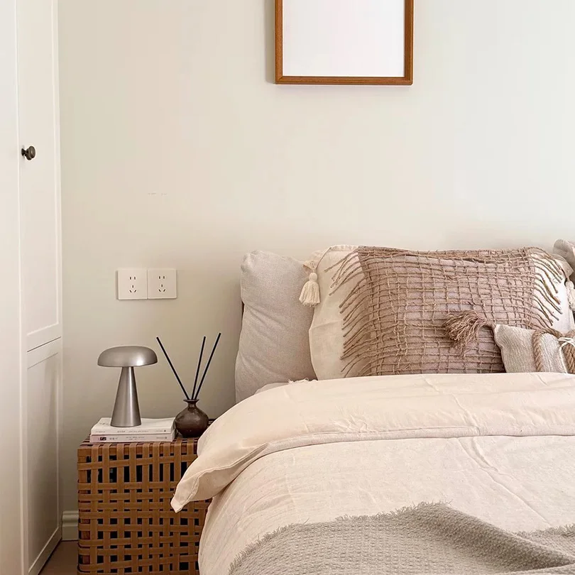 LumeSteel Mushroom Touch Lamp – Modern Rechargeable Metal Table Light with Warm Dimming - Image 3